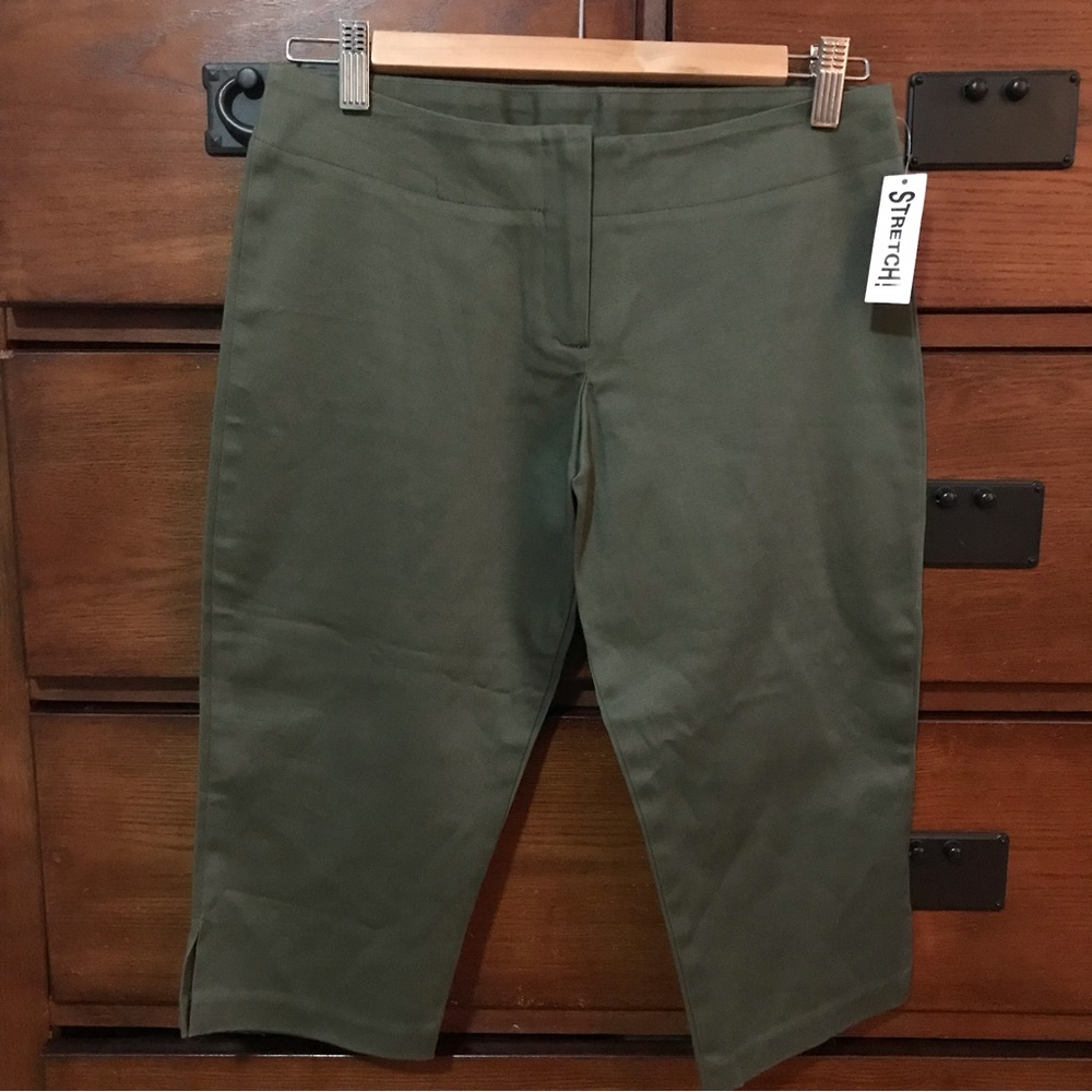 NWT Olive Green Capri, Women’s Size 5/6, Vintage